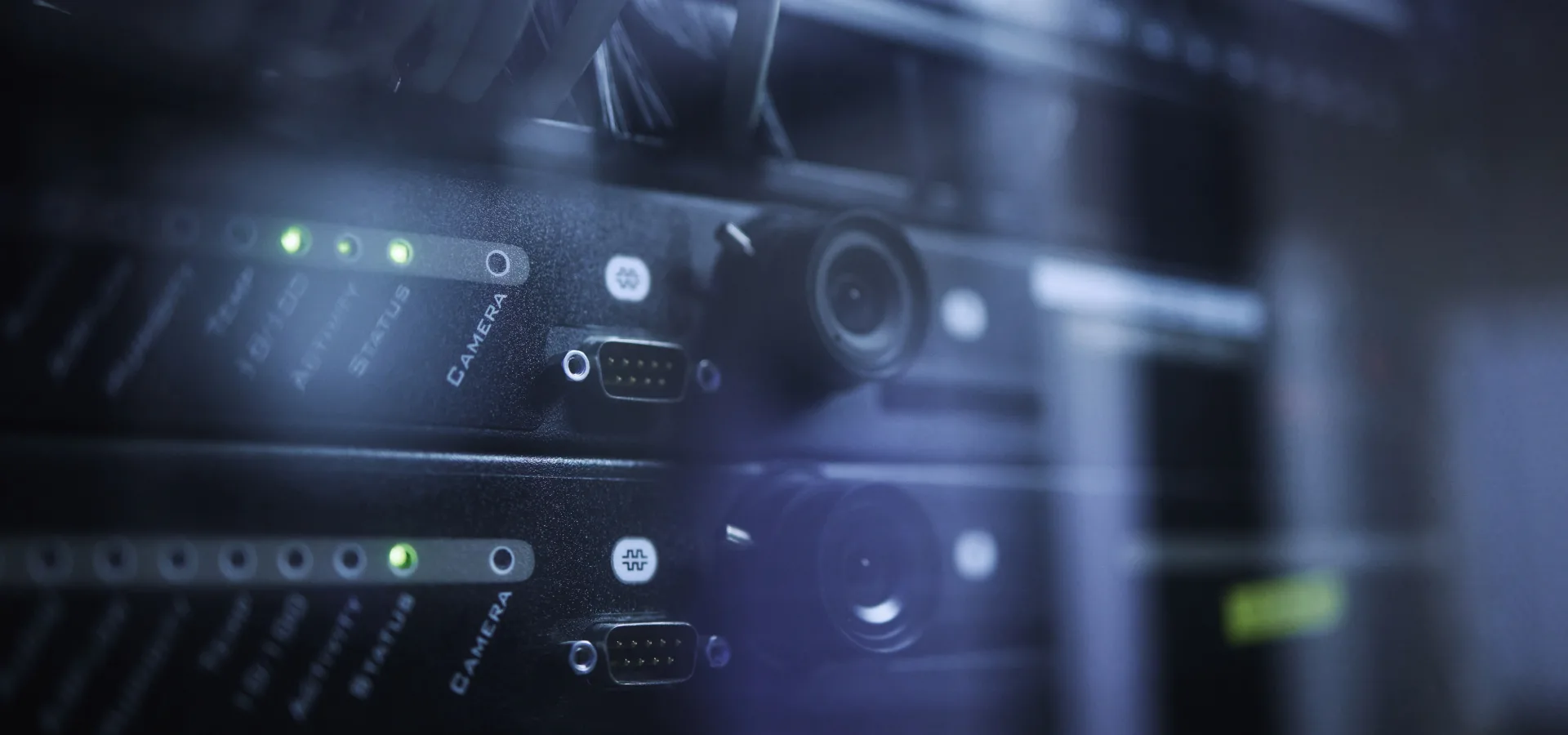 Banner Data Center & Colocation — Click Net Brasil, provedora de internet empresarial e conectividade corporativa com SLA 4h, monitoramento NOC 24/7 e backbone próprio